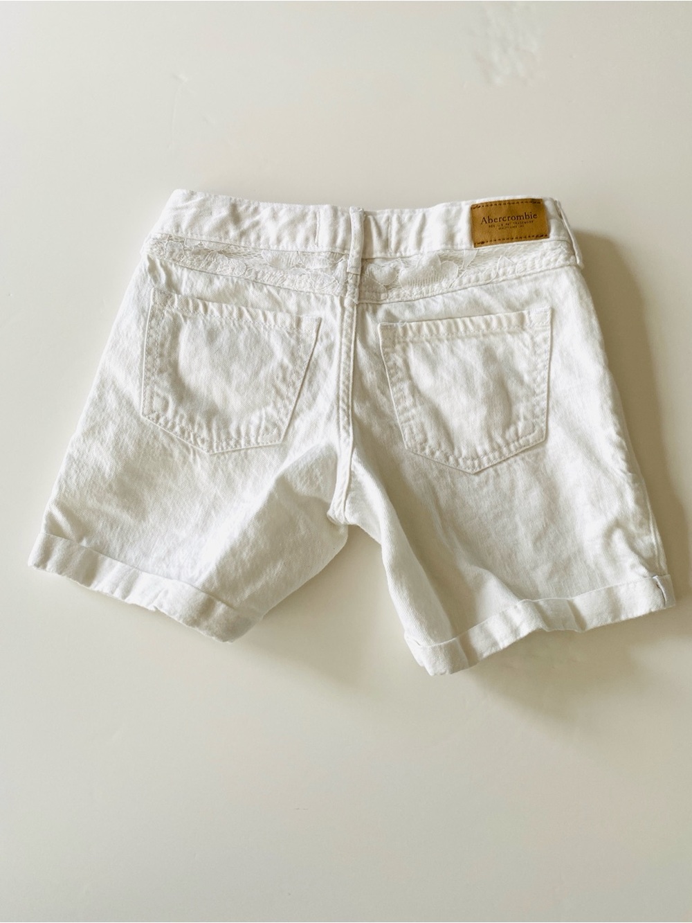 Abercrombie kids White Denim kids Mid-Rise Baggy Shorts Sz 9/10 Vintage
